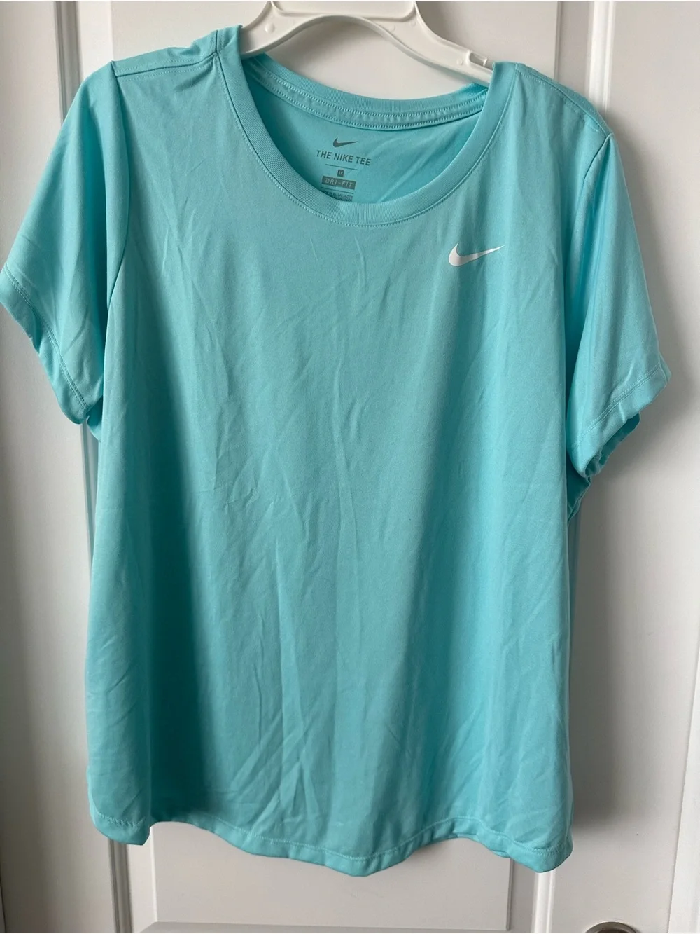 4 Nike woman’s Dri-FIT Short Sleeve Tee - Picture 9 of 16